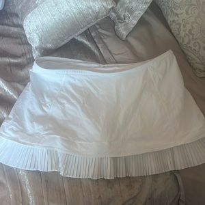 Lululemon white tennis skirt